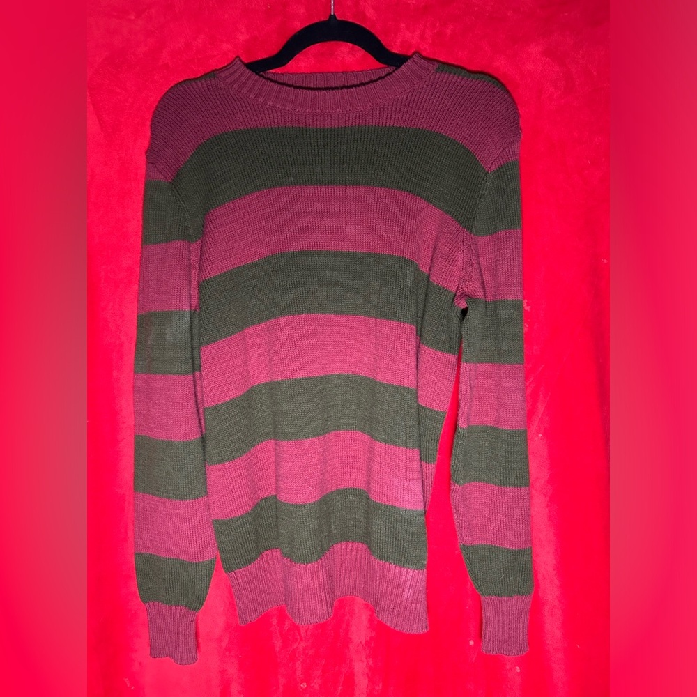 FREDDY KRUEGER SWEATER SIZE S